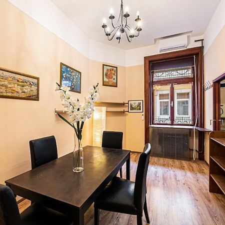 Oktogon Beautiful Relaxing Apartment Budapest Bagian luar foto
