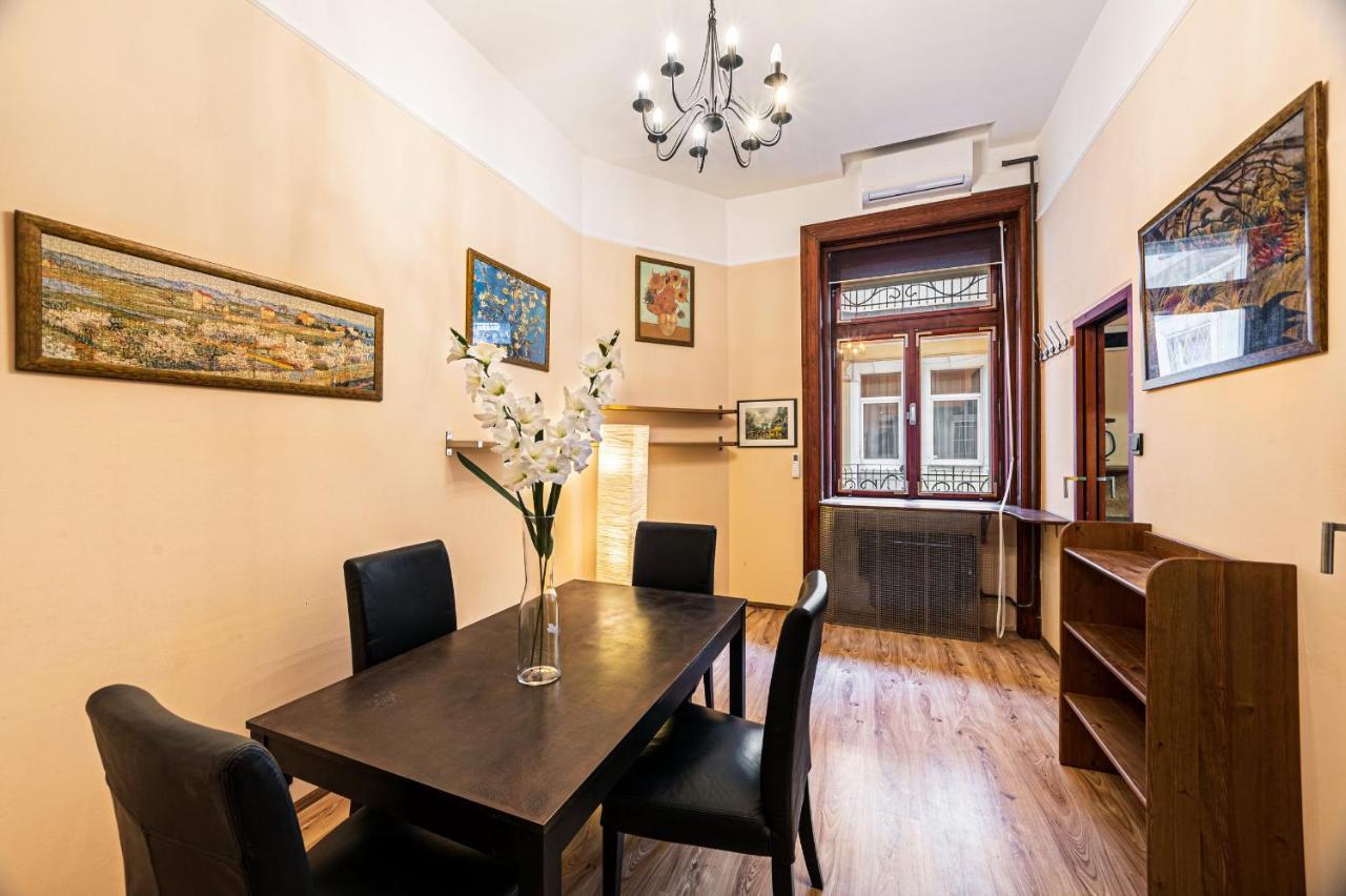 Oktogon Beautiful Relaxing Apartment Budapest Bagian luar foto